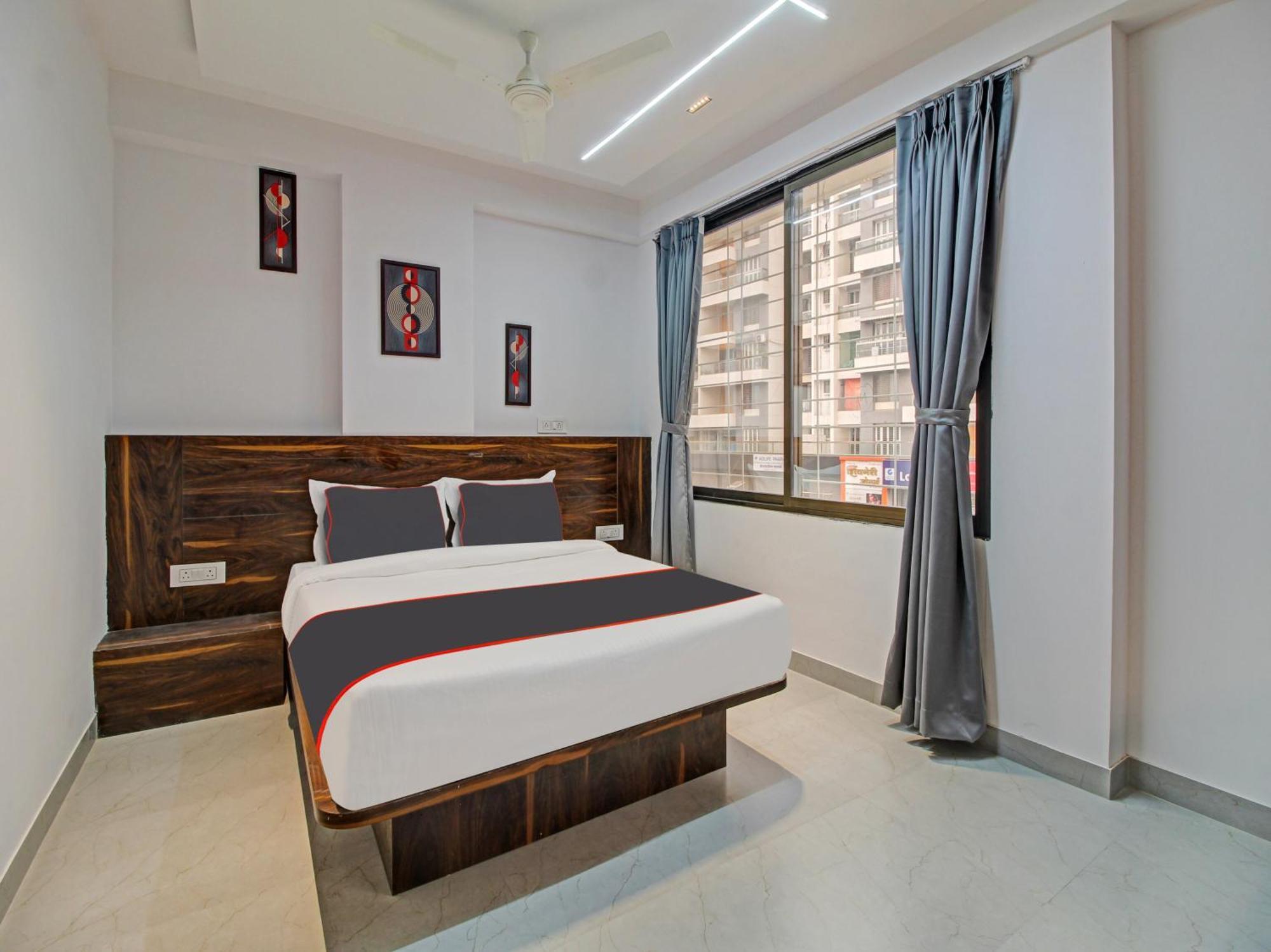 Collection O Crystal Hotel Pimpri-Chinchwad Kültér fotó