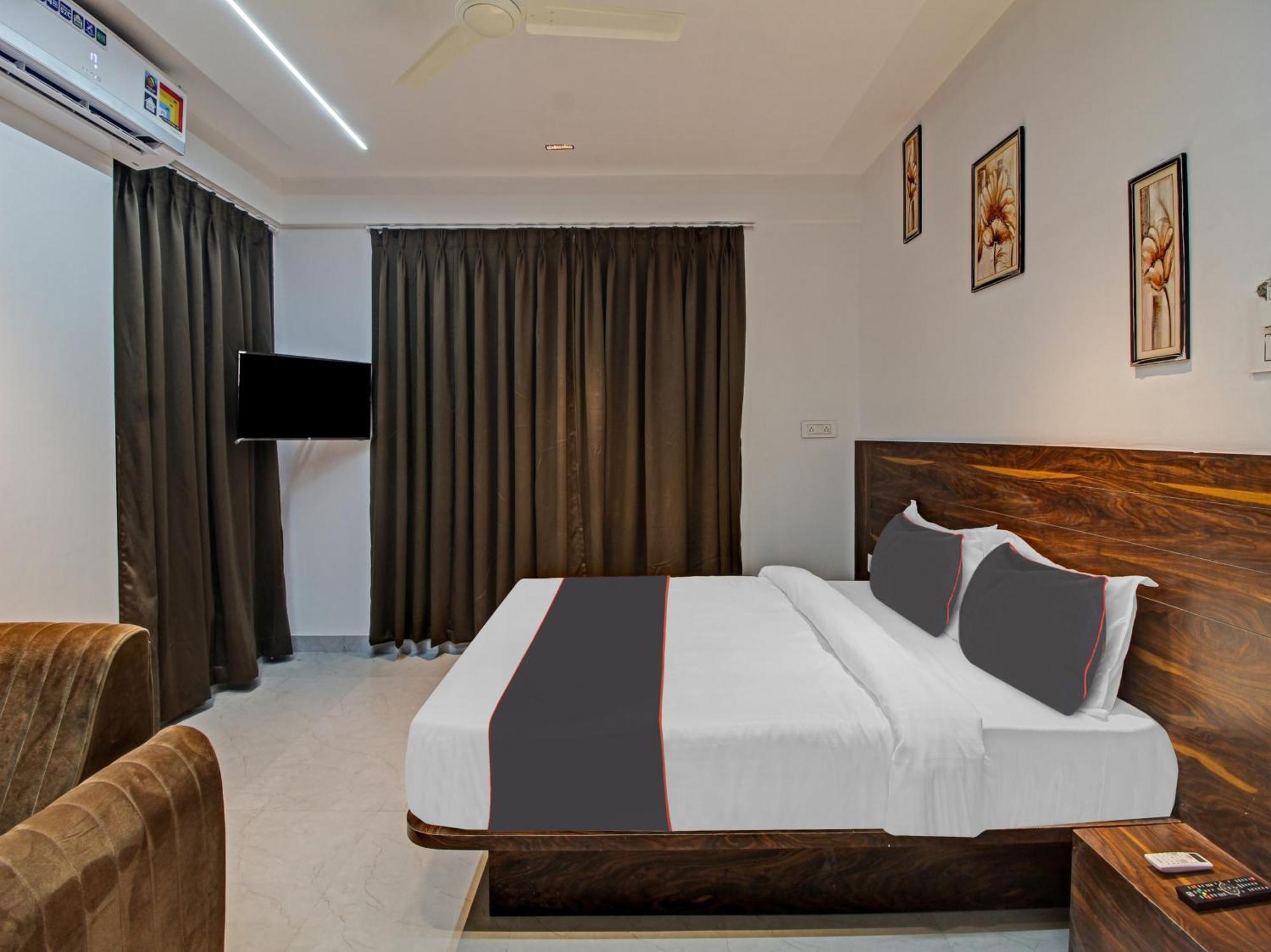Collection O Crystal Hotel Pimpri-Chinchwad Kültér fotó