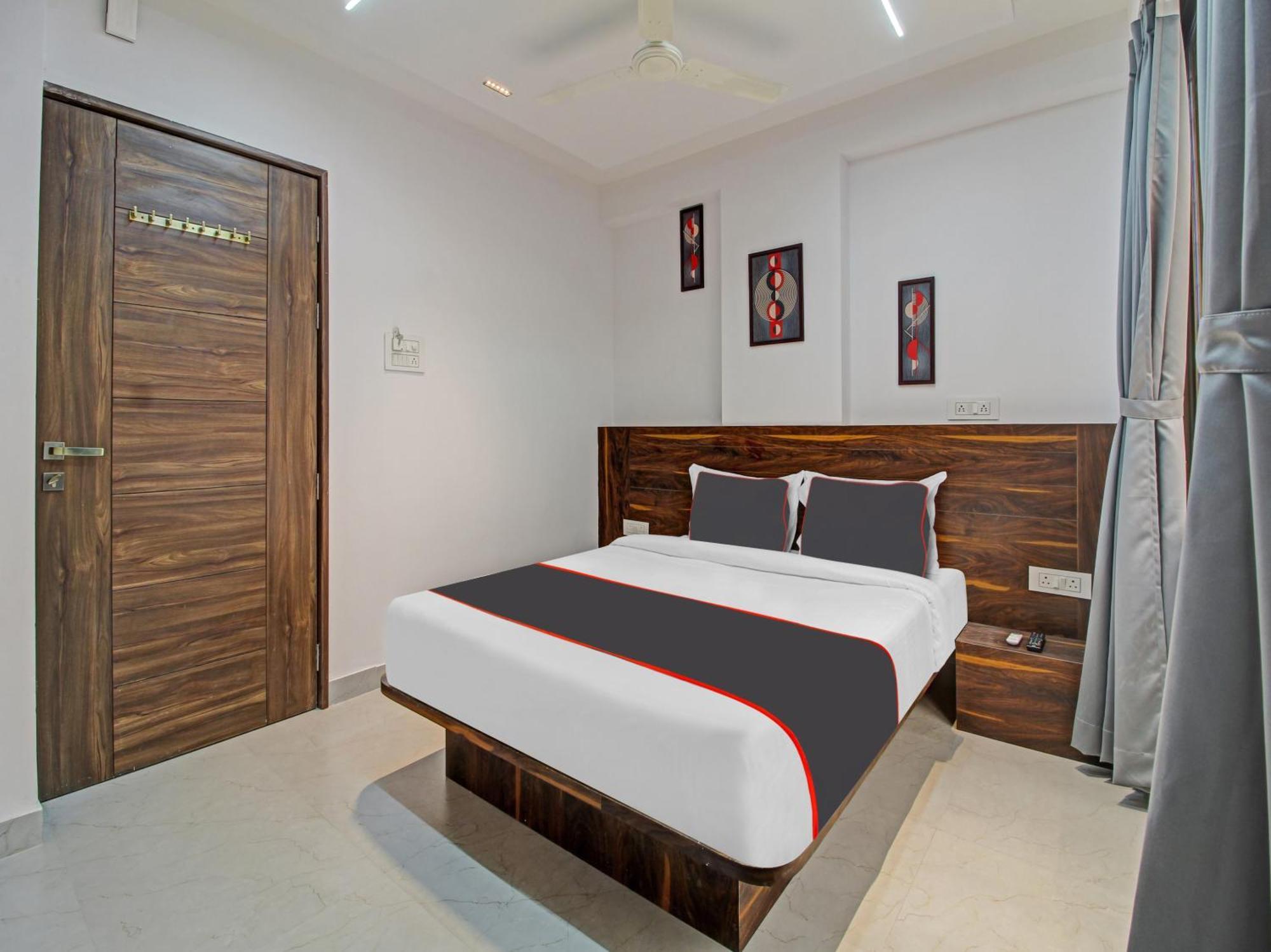 Collection O Crystal Hotel Pimpri-Chinchwad Kültér fotó