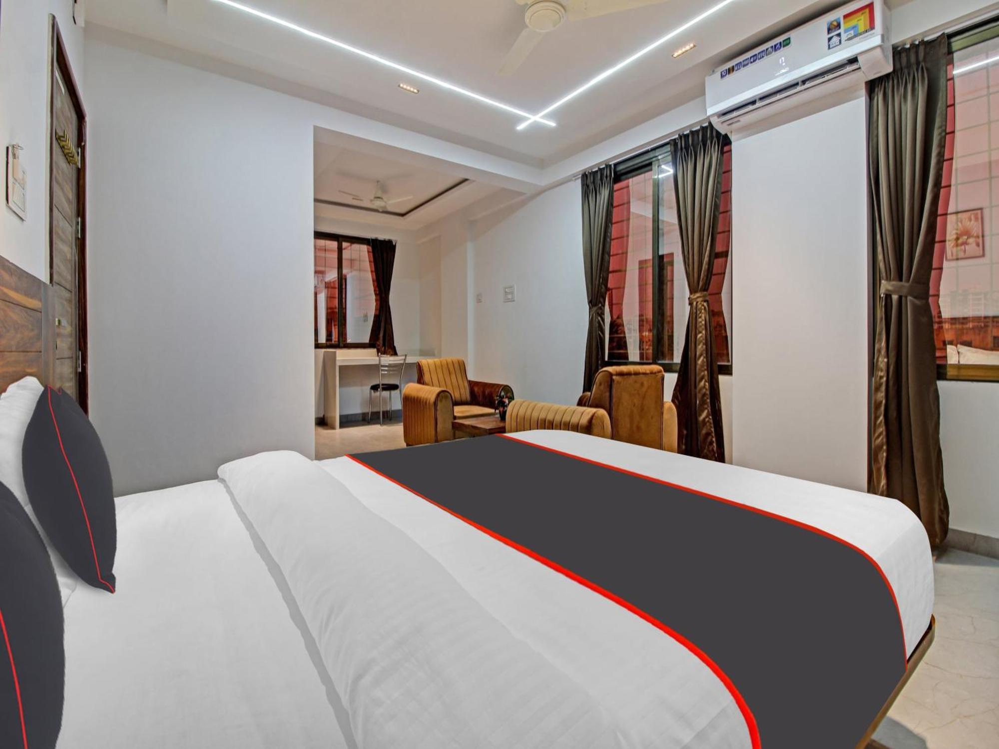 Collection O Crystal Hotel Pimpri-Chinchwad Kültér fotó