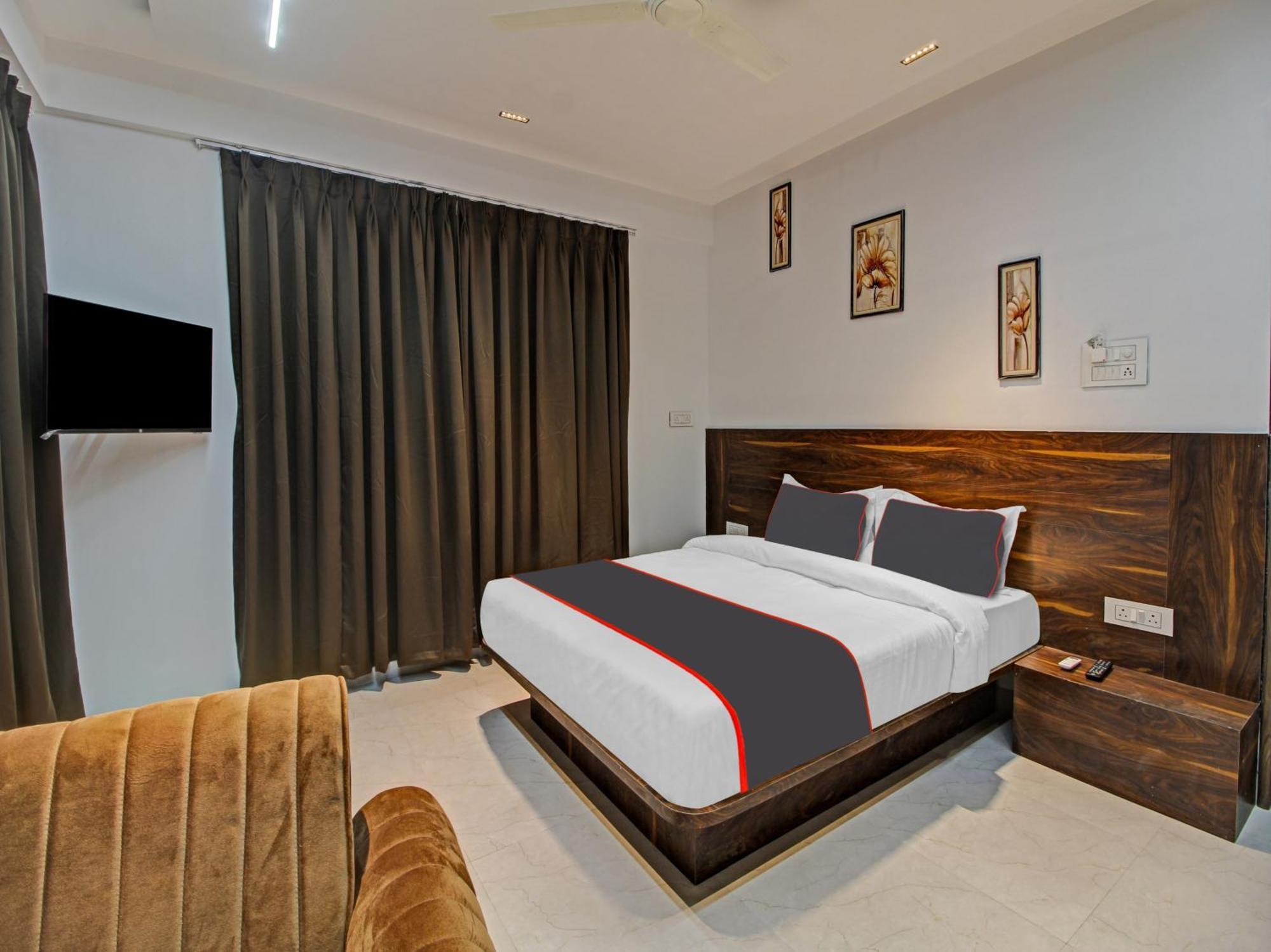 Collection O Crystal Hotel Pimpri-Chinchwad Kültér fotó